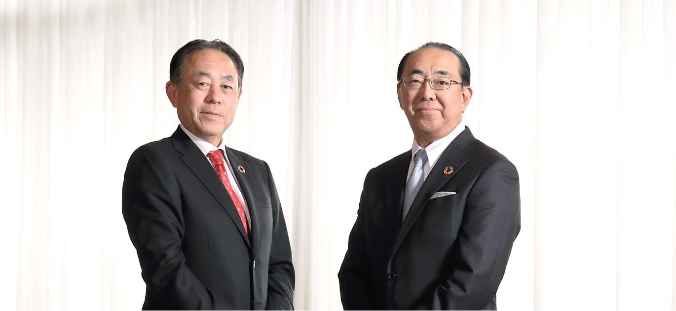 代表近影